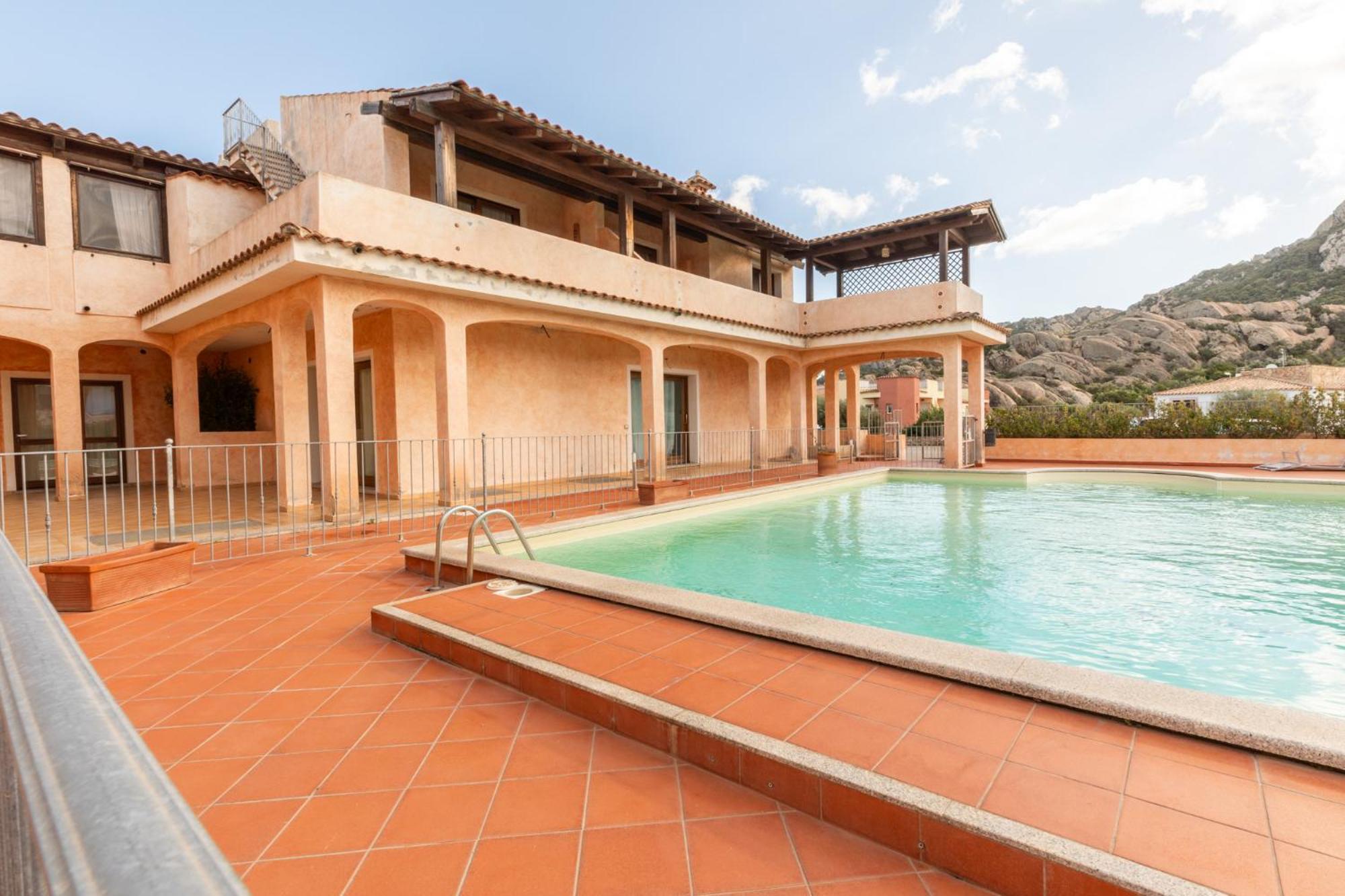 Nuovi Appartamenti Tri E Bilocali In Residence Con Piscina A Porto Cervo 800Mt Mare Liscia di Vacca Εξωτερικό φωτογραφία